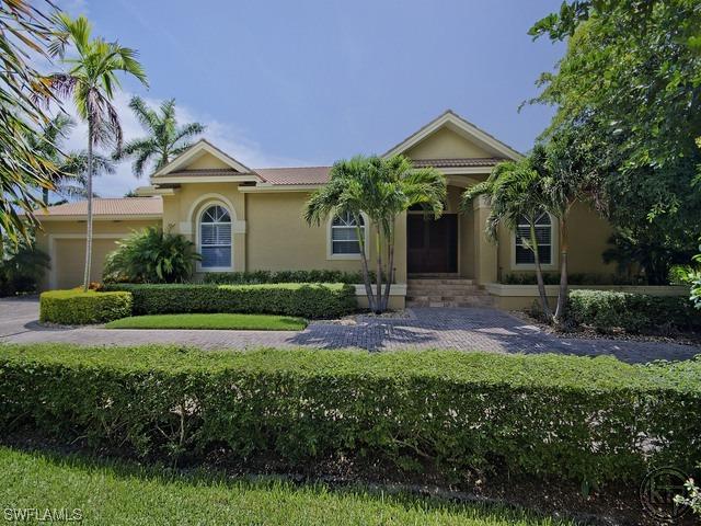 2201 Beacon Ln., Naples, FL