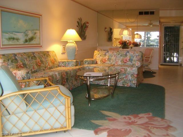 29 Highpoint Cir. #206, Naples, FL 34103