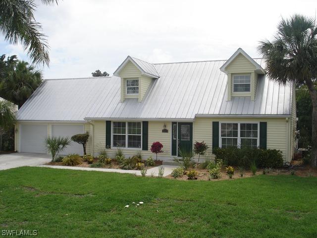 9671 Whitehall St., Naples, FL 34109