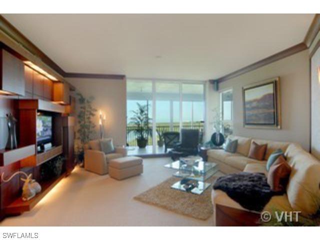 285 Grande Way #1005, Naples, FL 34110