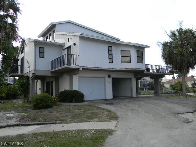415 Swiss Ct., Marco Island, FL 34145