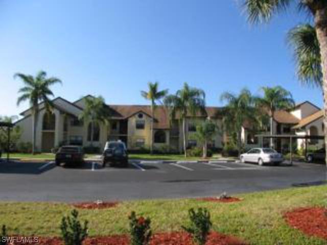 8474 Charter Club Cir. #18, Fort Myers, FL 33919