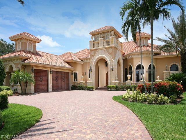 675 Venezia Grande Dr., Naples, FL 34119