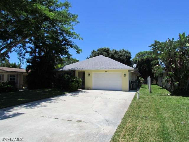 691 102nd Ave., Naples, FL 34108