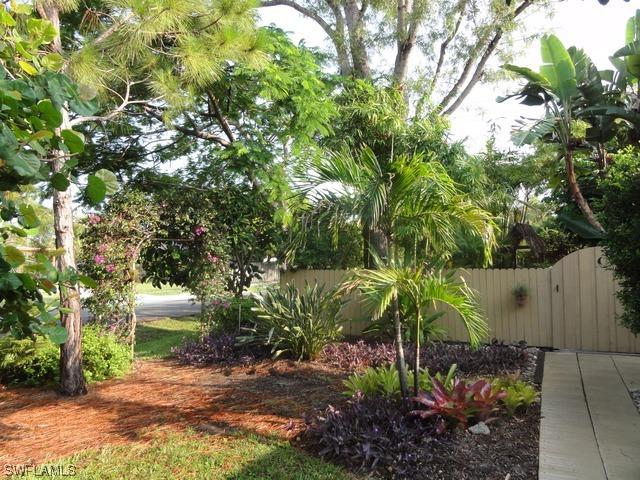 1271 Alhambra Cir., Naples, FL 34103