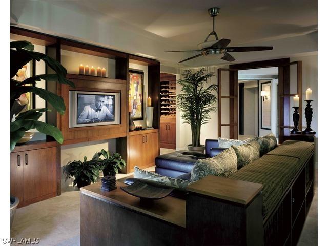 295 Grande Way #706, Naples, FL 34110