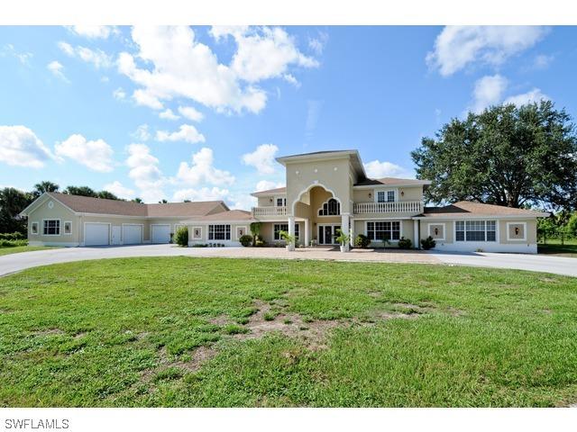 3190 White Blvd., Naples, FL 34117