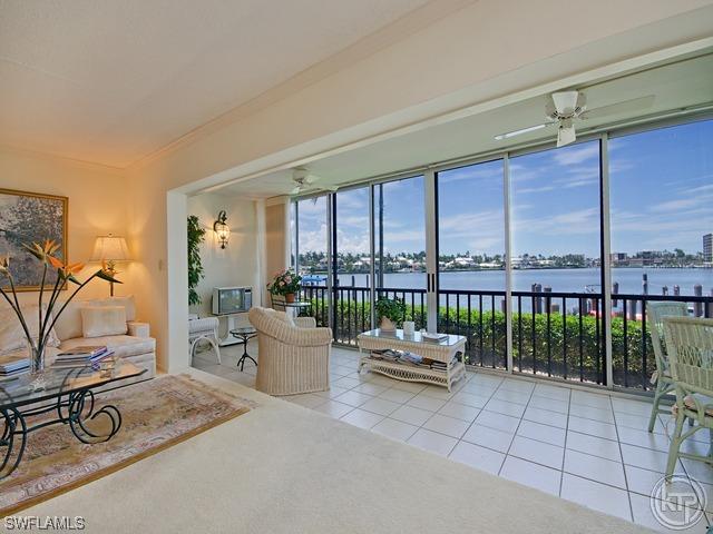 222 Harbour Dr., Naples, FL 34103