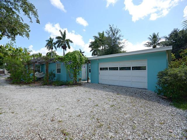 1144 6th Ln., Naples, FL 34102