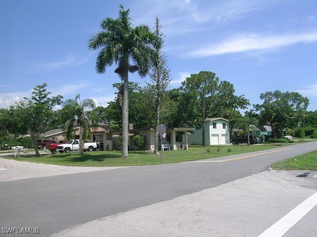 702 105th Ave., Naples, FL 34108