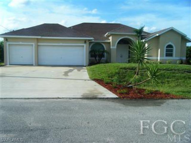 549 Theodore Vail St., Lehigh Acres, FL 33974