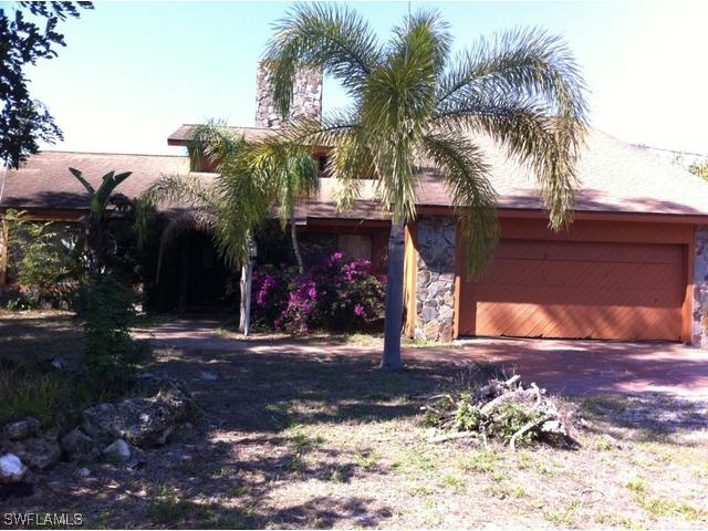 15040 Shamrock Dr., Fort Myers, FL 33912