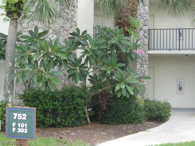 752 Eagle Creek Dr. #202, Naples, FL