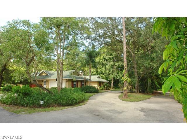 5845 Sea Grass Ln., Naples, FL 34116