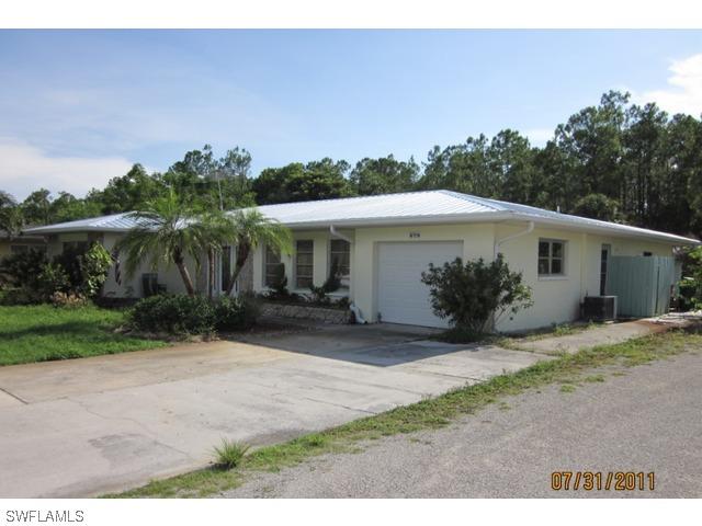 479 Castle Dr., Naples, FL