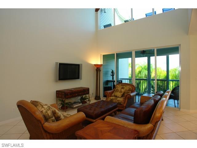 121 Barefoot Cir., Bonita Springs, FL 34134