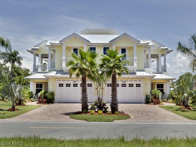 699 Fairway Ter., Naples, FL 34103