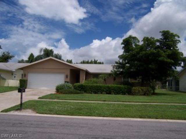 1345 Woodridge Ave., Naples, FL 34103