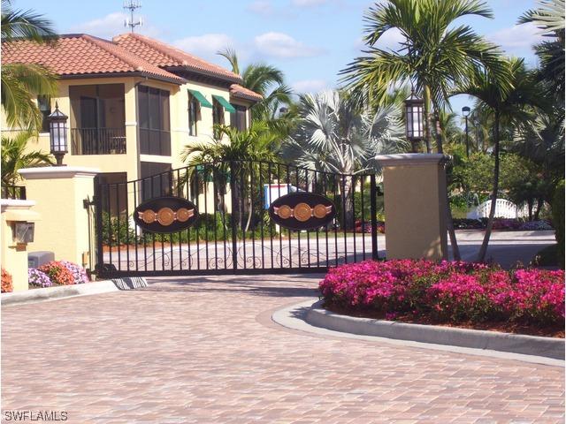 975 Sandpiper St. #A-102, Naples, FL 34102