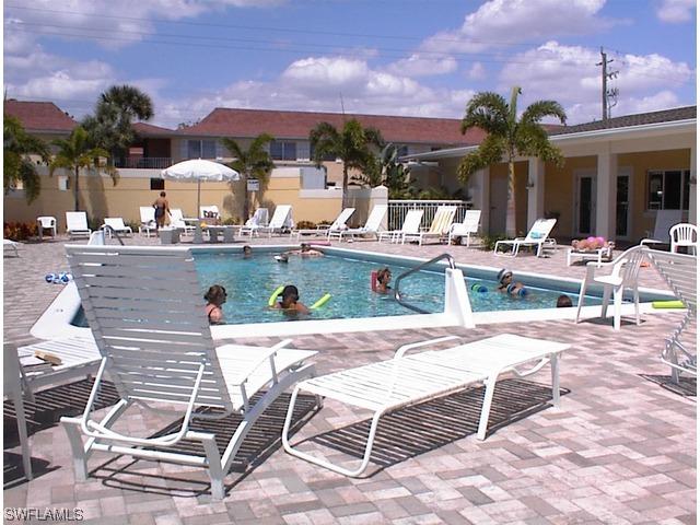 610 Broad Ave. #J610, Naples, FL 34102