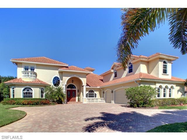 649 Bowline Dr., Naples, FL