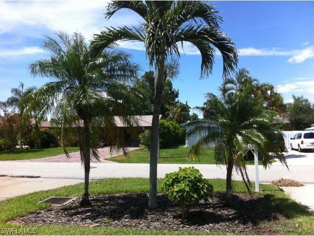 648 96th Ave., Naples, FL