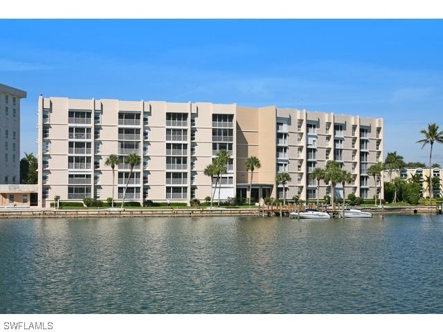 300 Park Shore Dr. #2D, Naples, FL 34103