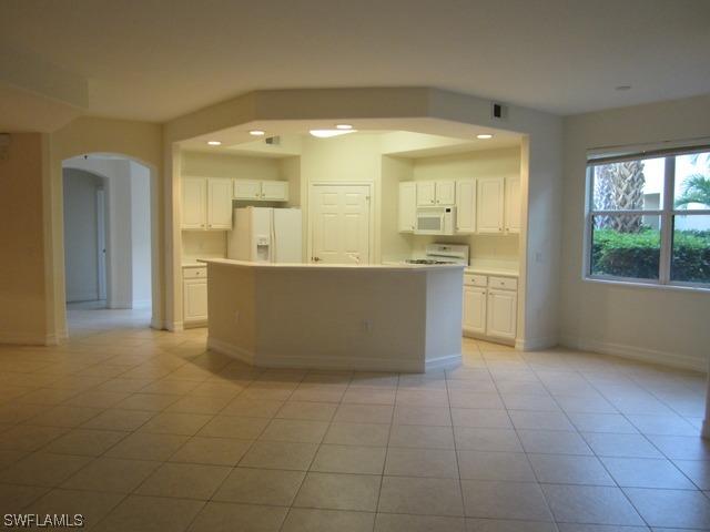 2001 Tarpon Bay Dr. #101, Naples, FL 34119