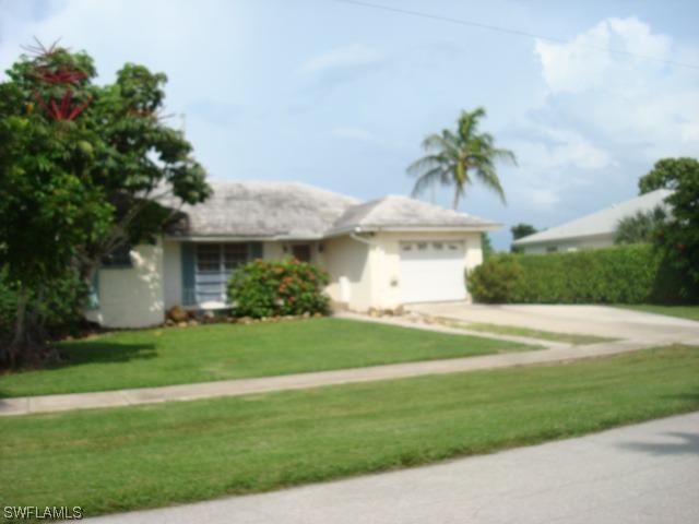 819 Fairlawn Ct., Marco Island, FL