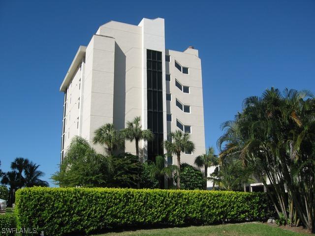 9415 Gulfshore Dr. #401, Naples, FL 34108