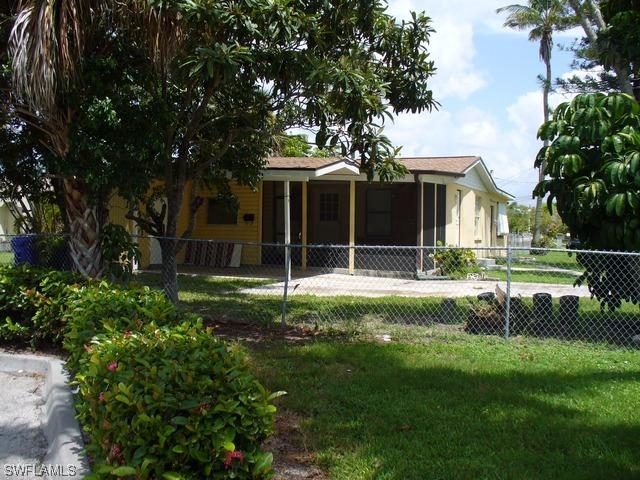 1285 5th Ave., Naples, FL