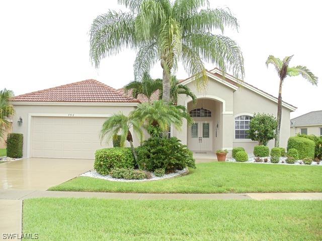 752 Briarwood Blvd., Naples, FL 34104