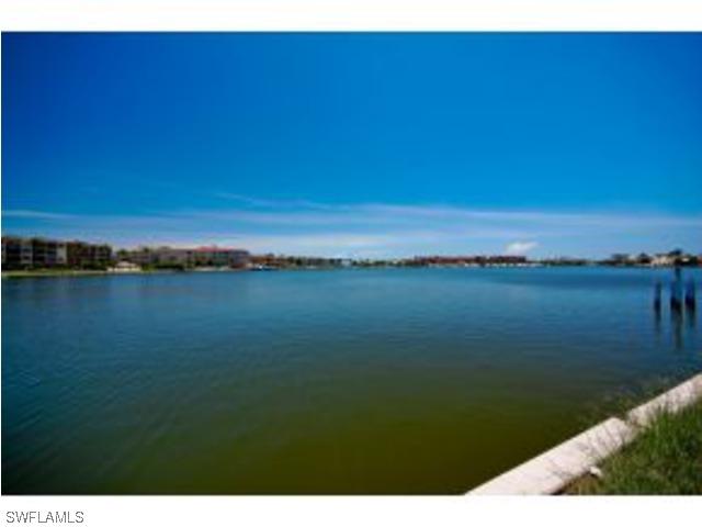 788 Hull Ct., Marco Island, FL 34145