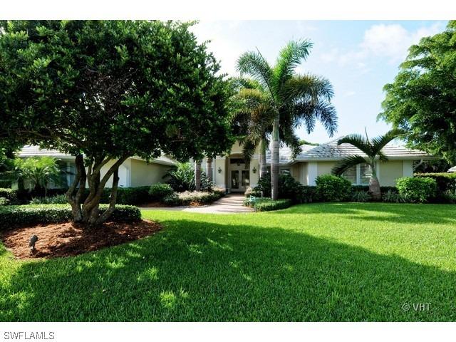 686 Lismore Ln., Naples, FL 34108