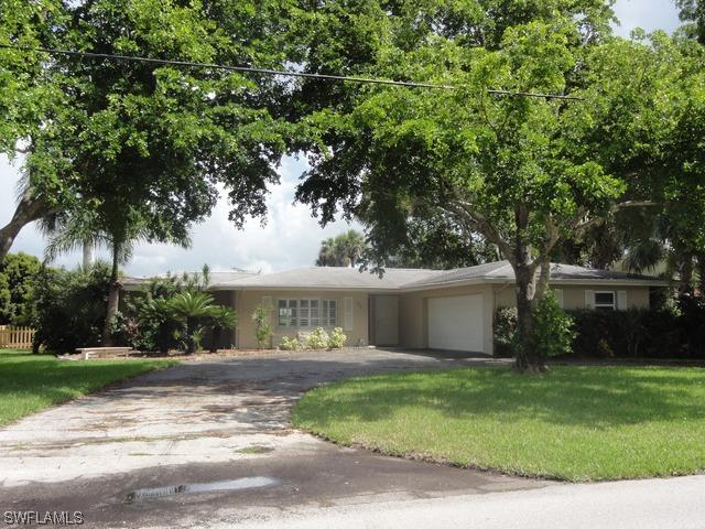 137 Viking Way, Naples, FL 34110