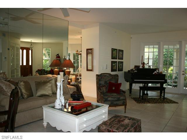 185 Colonade Cir. #1502, Naples, FL 34103