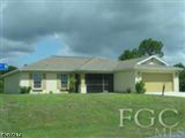 104 Clyde Ave., Lehigh Acres, FL 33971