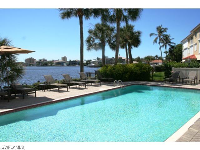 9101 Vanderbilt Dr. #201, Naples, FL