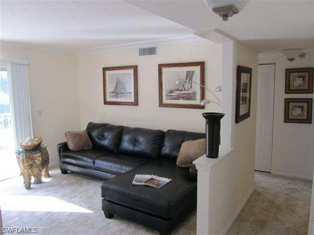 1025 Foxfire Ln., Naples, FL 34104