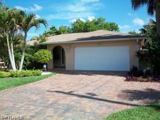 497 Bayside Ave., Naples, FL 34108