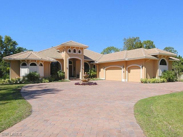 1491 Oakes Blvd., Naples, FL 34119