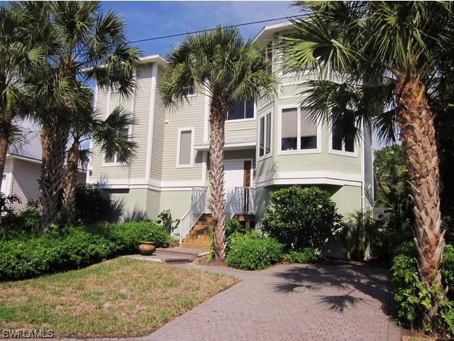 1316 Grand Canal Dr., Naples, FL 34110