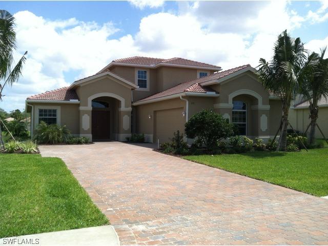 291 Saddlebrook Ln., Naples, FL 34110