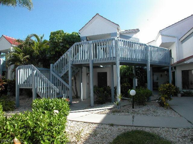 400 Valley Stream Dr. #110, Naples, FL