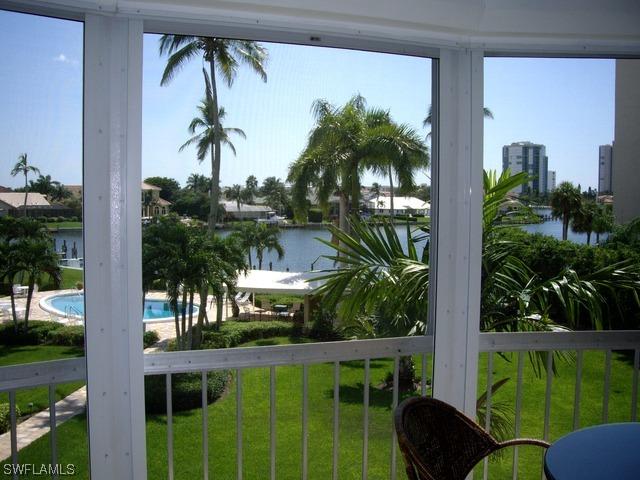 400 Park Shore Dr. #304, Naples, FL 34103