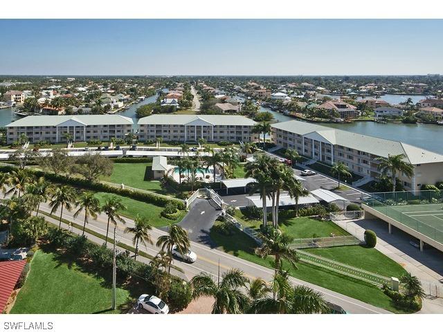 10682 Gulfshore Dr. #101, Naples, FL 34108