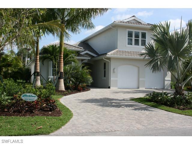 691 Fairway Ter., Naples, FL