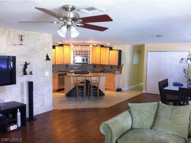 658 103rd Ave., Naples, FL 34108