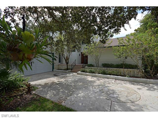 5861 Cypress Hollow Way, Naples, FL 34109