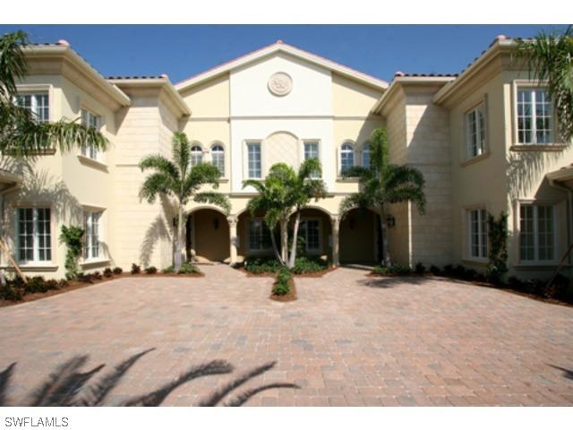 2321 Residence Cir. #B5-202, Naples, FL 34105